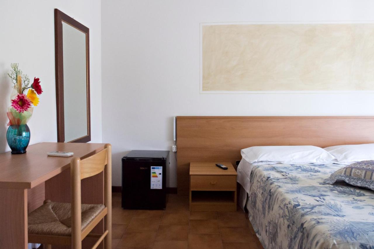 Hotel La Vela Castelnuovo Rangone Eksteriør bilde
